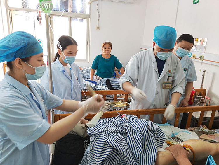 风险久久久久久亚洲精品影院