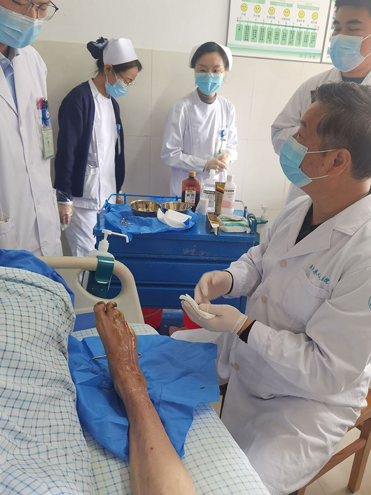 风险久久久久久亚洲精品影院