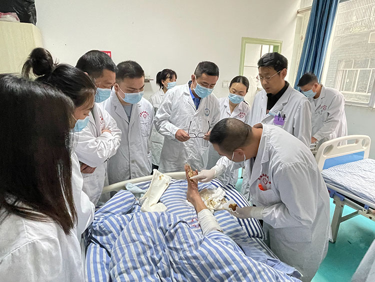 风险久久久久久亚洲精品影院