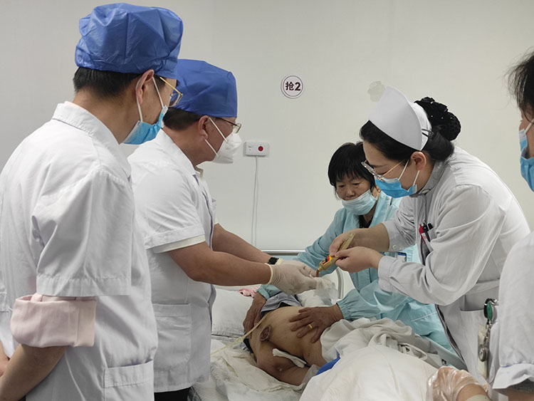 风险久久久久久亚洲精品影院