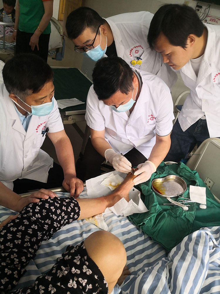 风险久久久久久亚洲精品影院