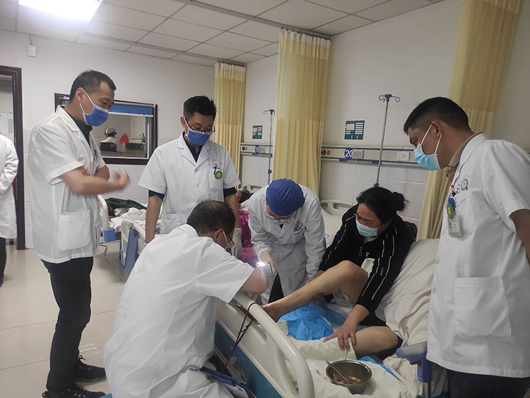 风险久久久久久亚洲精品影院