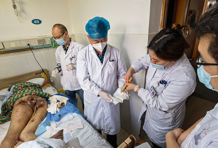 风险久久久久久亚洲精品影院