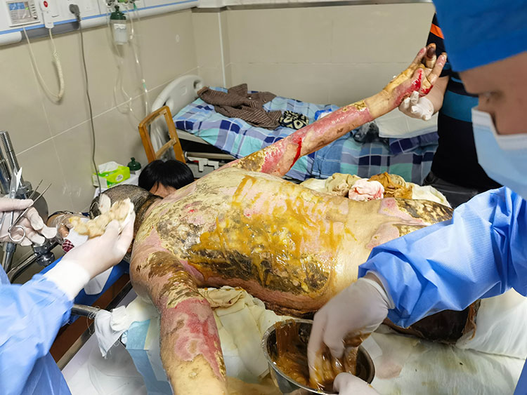 风险久久久久久亚洲精品影院