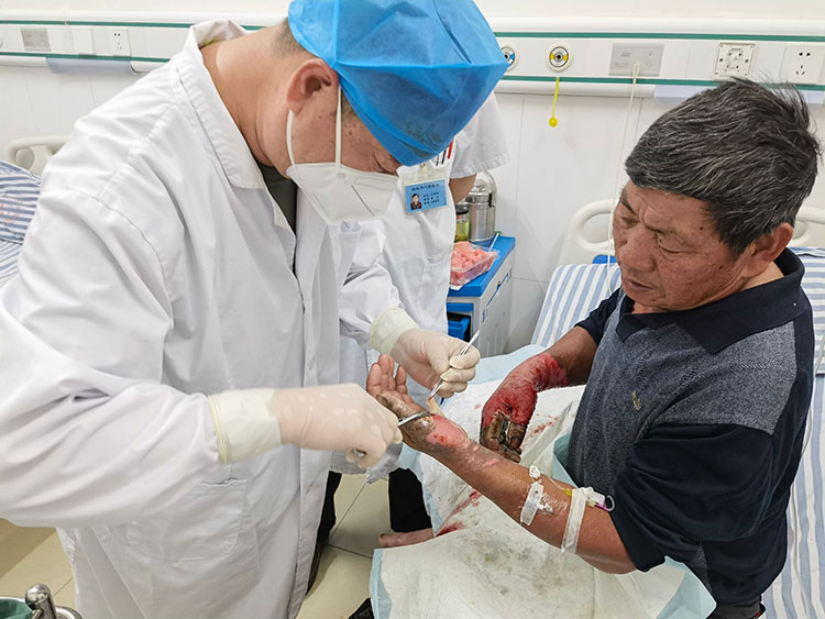 风险久久久久久亚洲精品影院