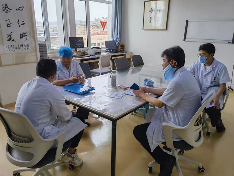 风险久久久久久亚洲精品影院