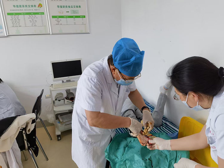 风险久久久久久亚洲精品影院