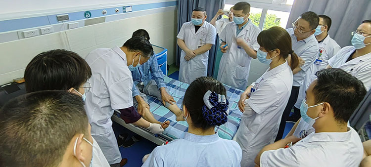 风险久久久久久亚洲精品影院