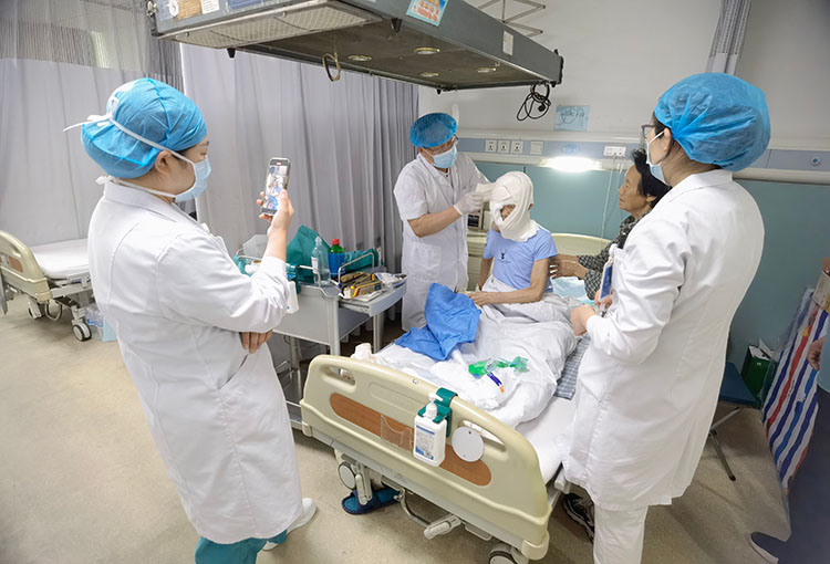 风险久久久久久亚洲精品影院