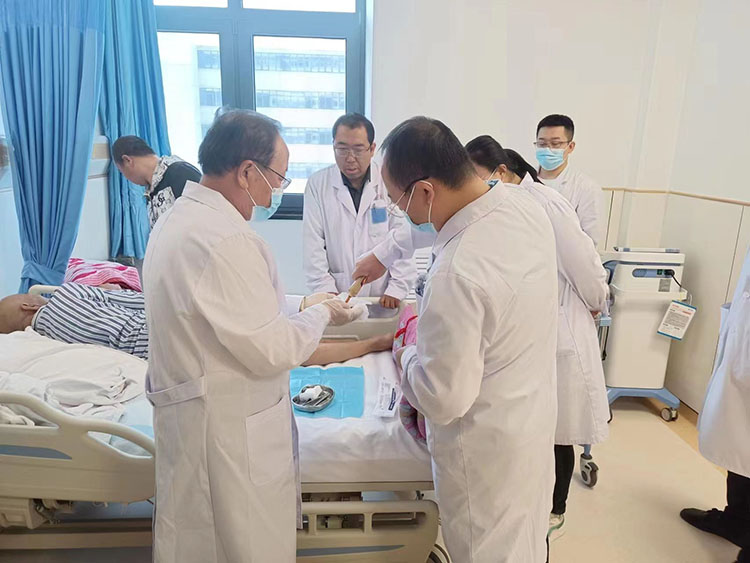 风险久久久久久亚洲精品影院