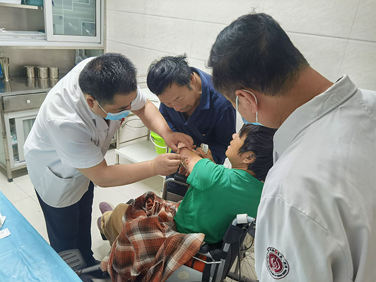 风险久久久久久亚洲精品影院