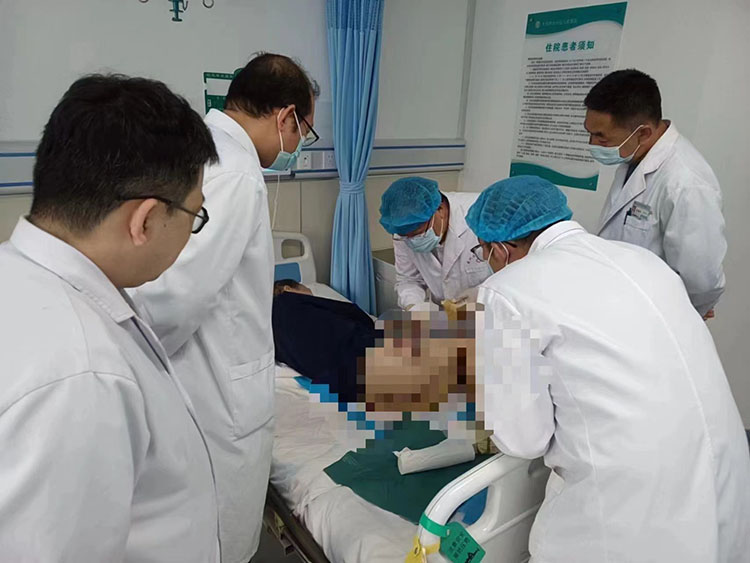 风险久久久久久亚洲精品影院