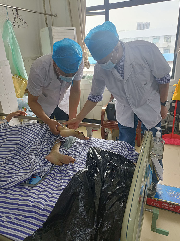 风险久久久久久亚洲精品影院