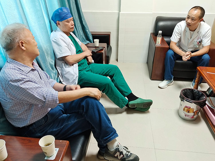 风险久久久久久亚洲精品影院