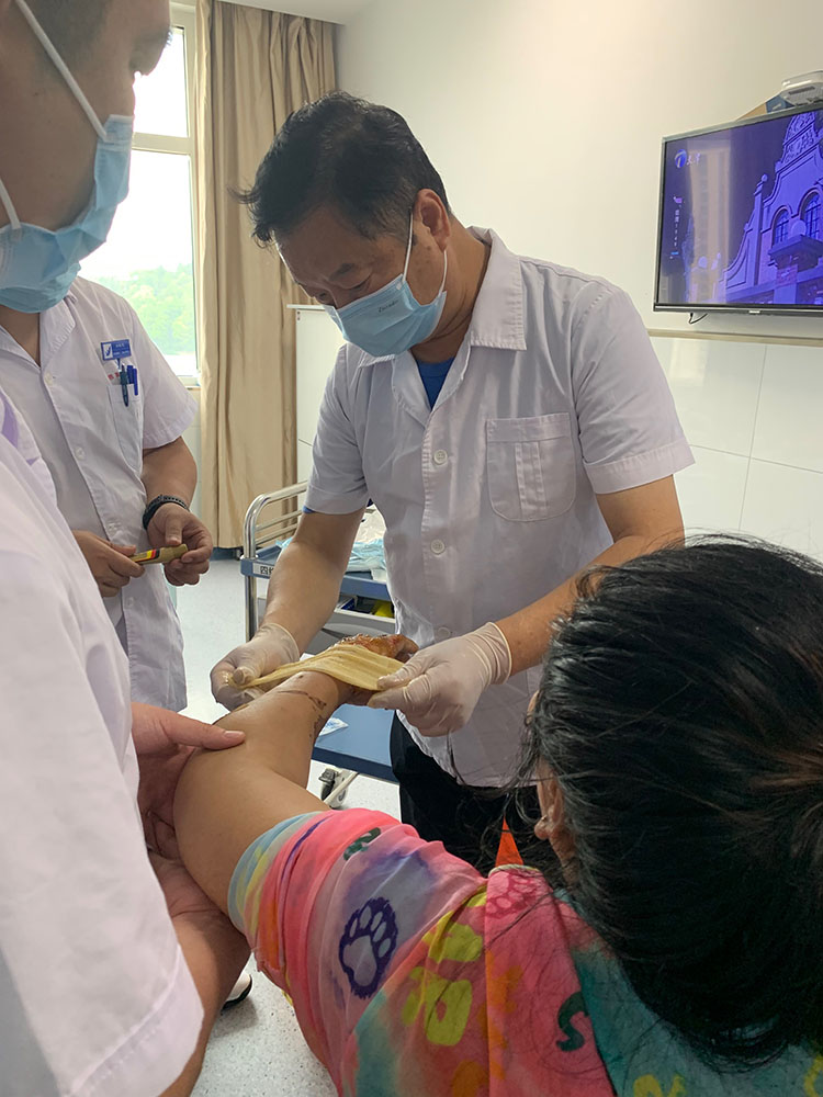 风险久久久久久亚洲精品影院