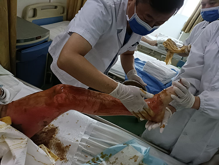 风险久久久久久亚洲精品影院