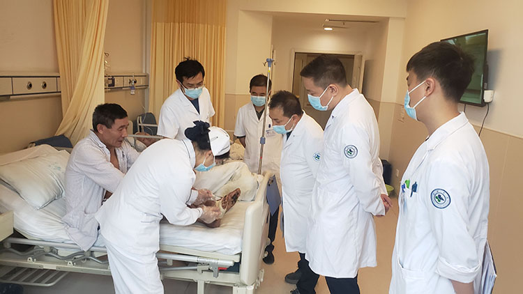 风险久久久久久亚洲精品影院