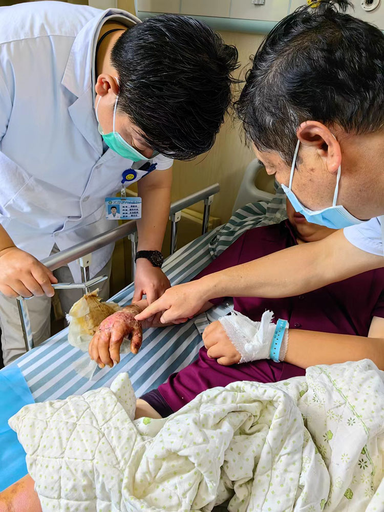 风险久久久久久亚洲精品影院