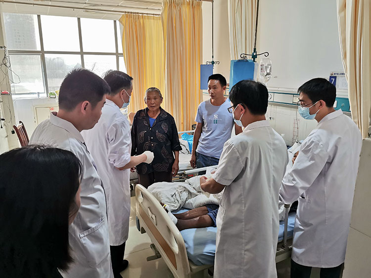 风险久久久久久亚洲精品影院