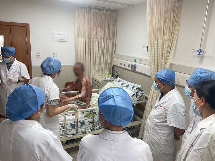 风险久久久久久亚洲精品影院