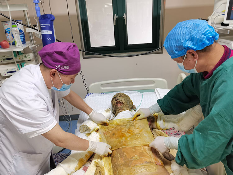 风险久久久久久亚洲精品影院