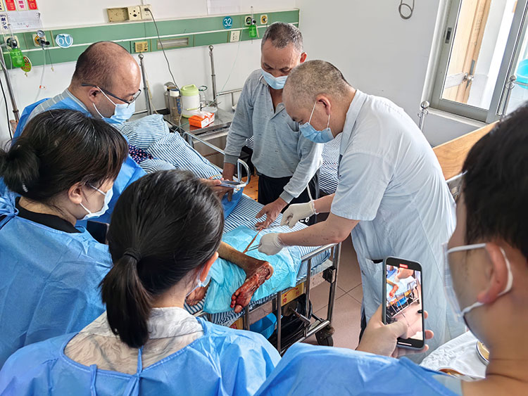 风险久久久久久亚洲精品影院