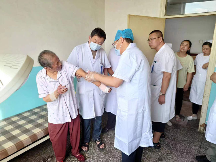 风险久久久久久亚洲精品影院