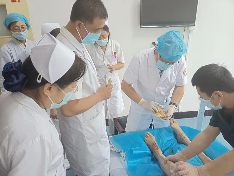 风险久久久久久亚洲精品影院