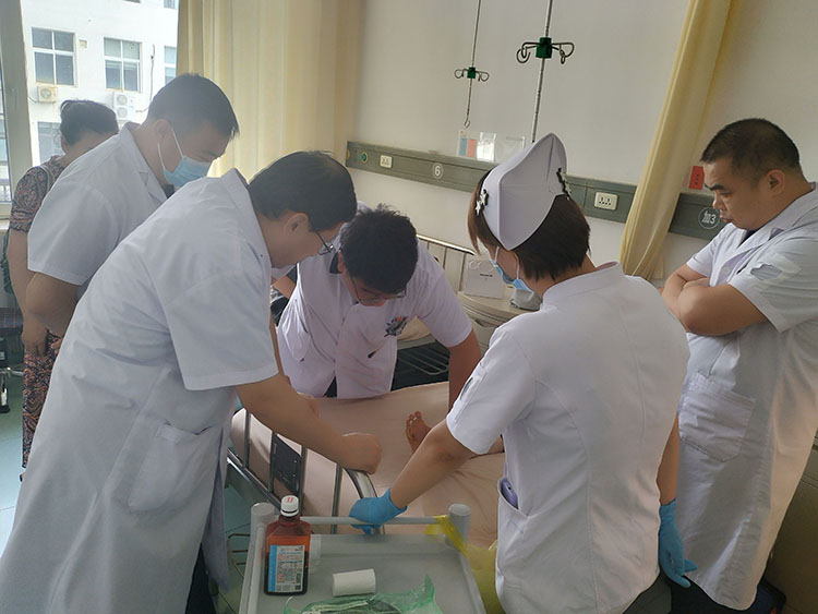 风险久久久久久亚洲精品影院