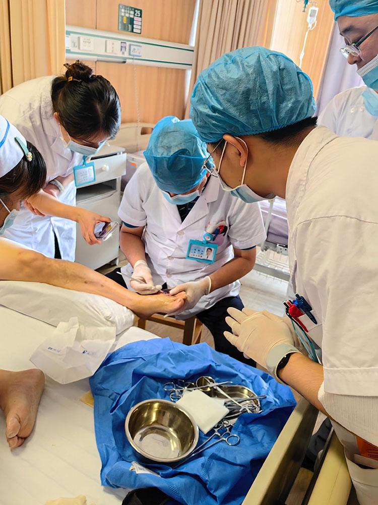 风险久久久久久亚洲精品影院