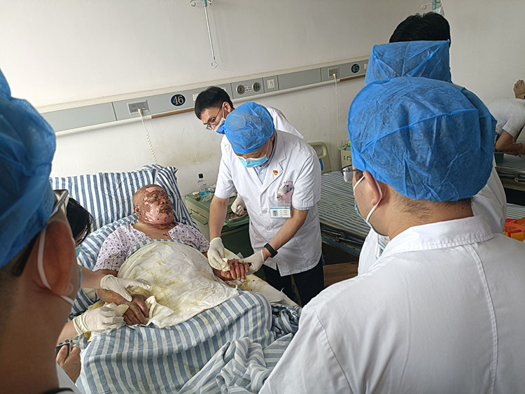 风险久久久久久亚洲精品影院