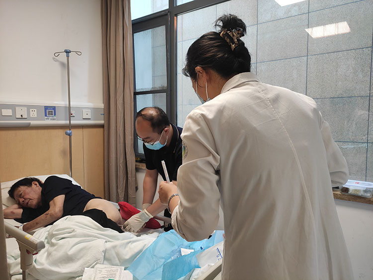 风险久久久久久亚洲精品影院