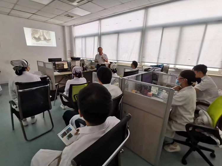 风险久久久久久亚洲精品影院