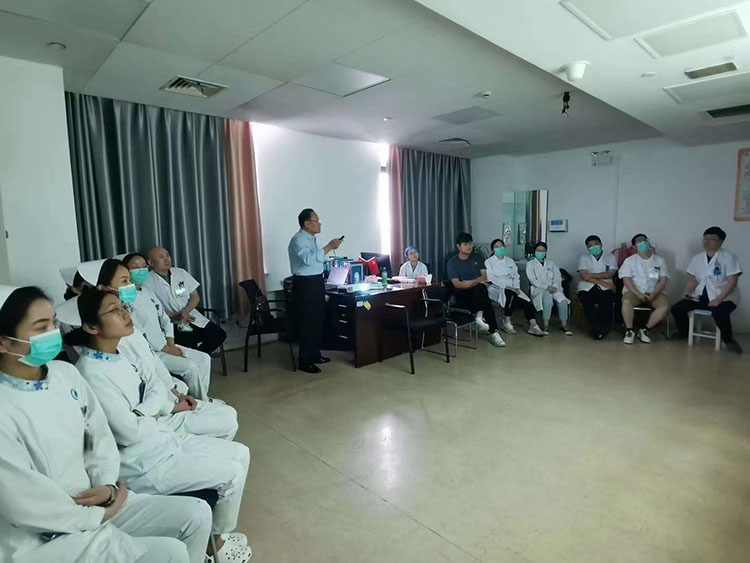 风险久久久久久亚洲精品影院