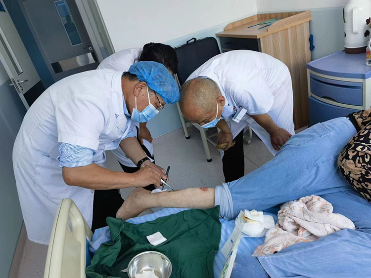 风险久久久久久亚洲精品影院