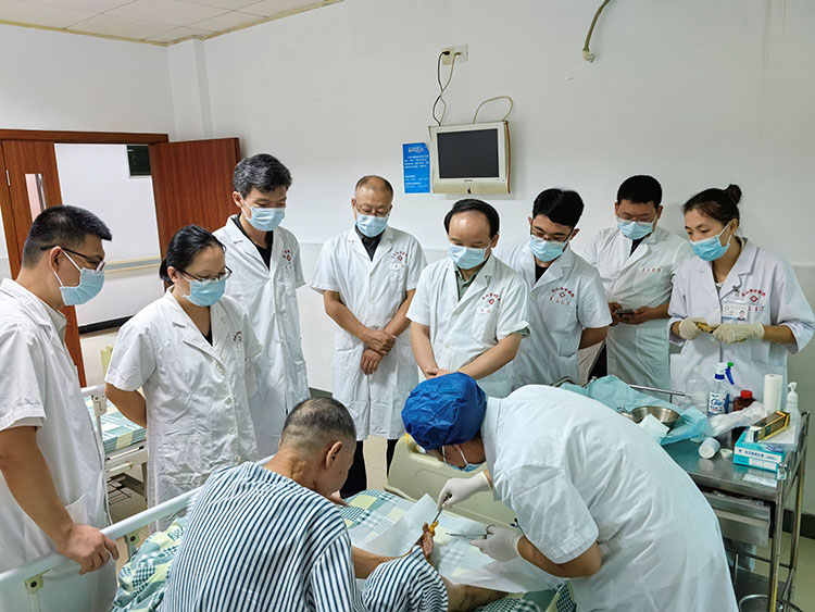 风险久久久久久亚洲精品影院