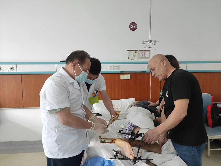 风险久久久久久亚洲精品影院