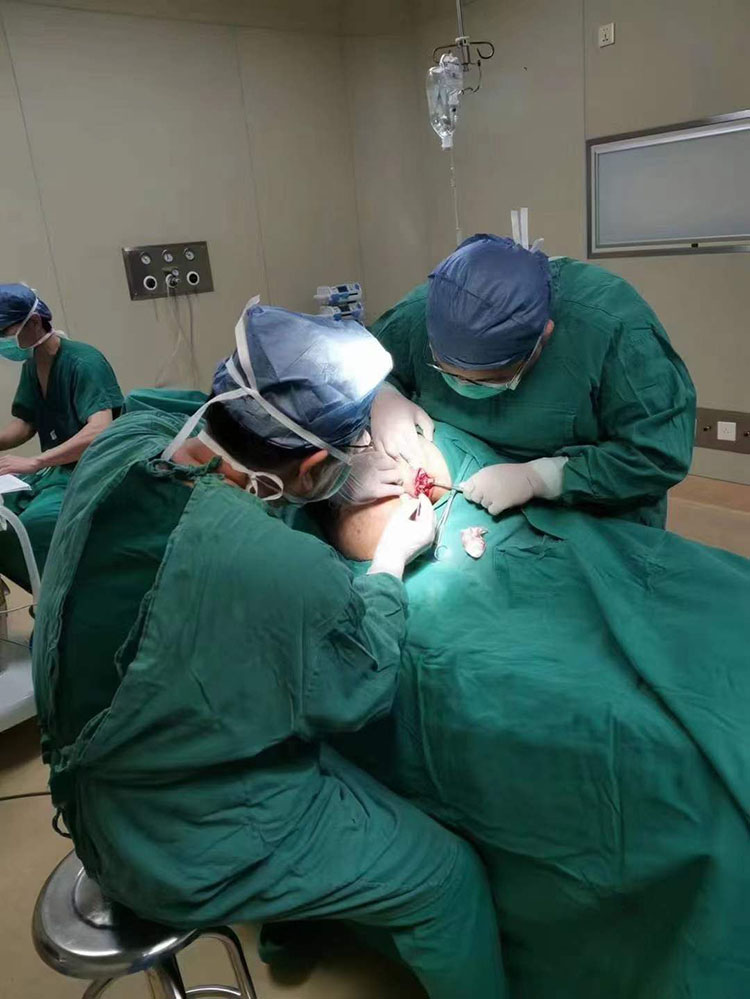 风险久久久久久亚洲精品影院