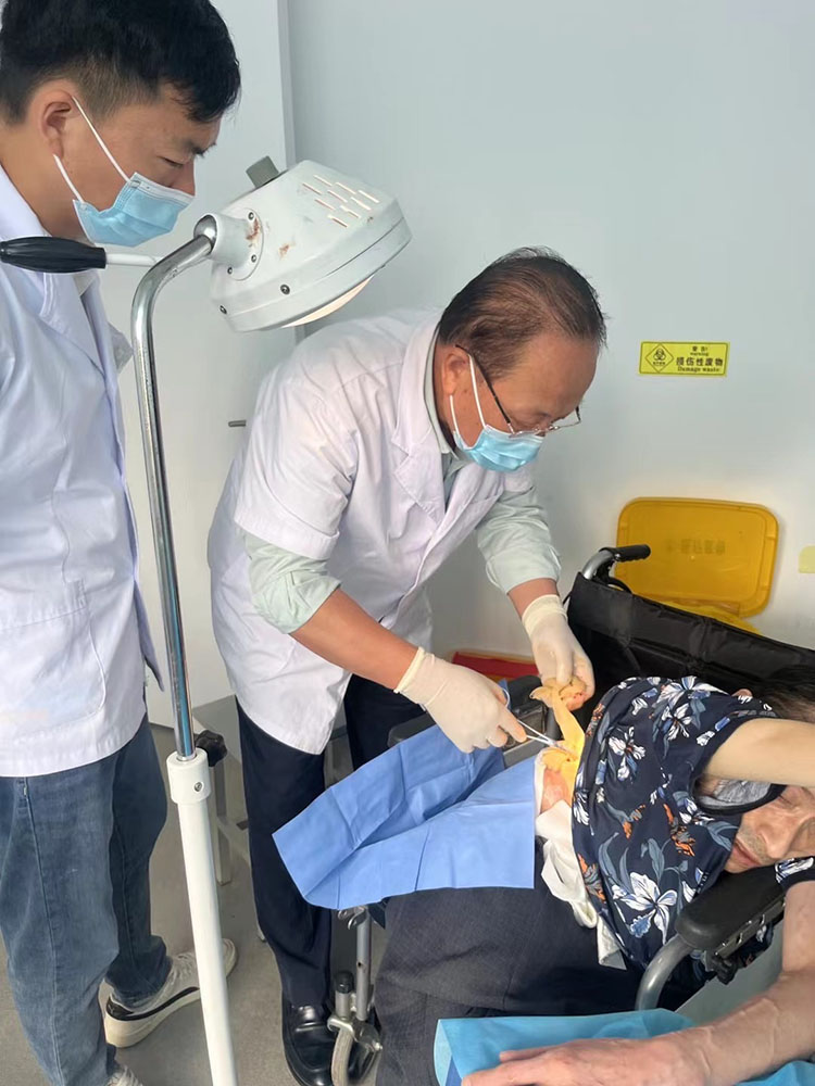 风险久久久久久亚洲精品影院