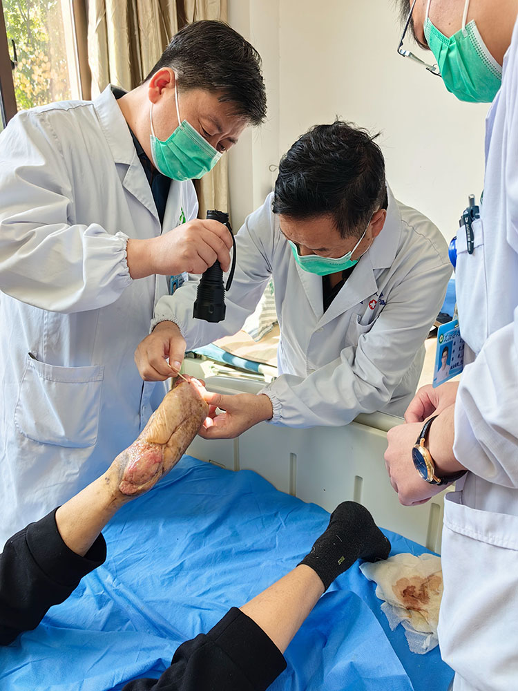 风险久久久久久亚洲精品影院