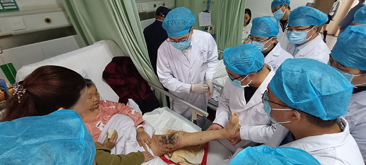 风险久久久久久亚洲精品影院