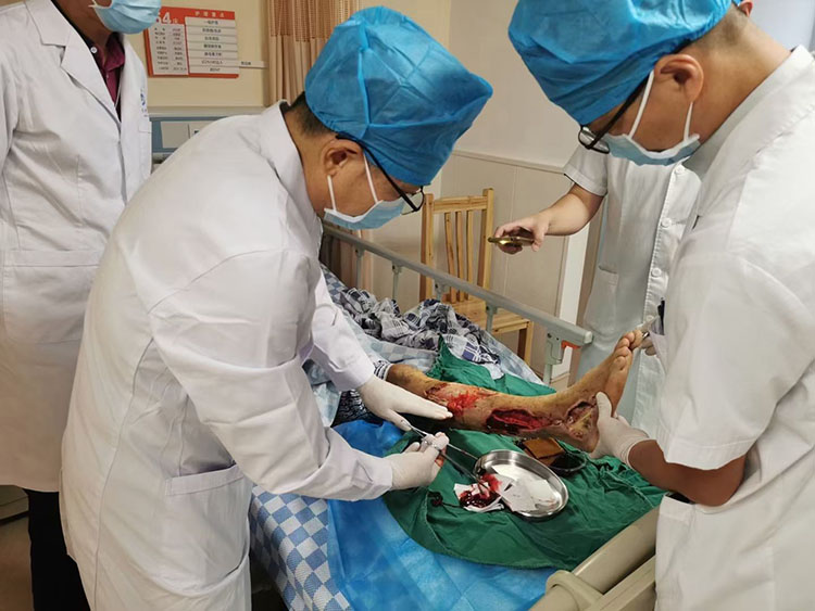 风险久久久久久亚洲精品影院