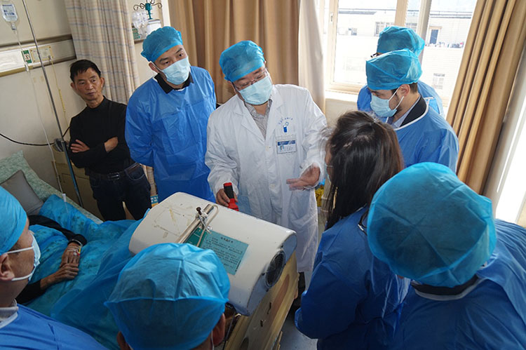 风险久久久久久亚洲精品影院