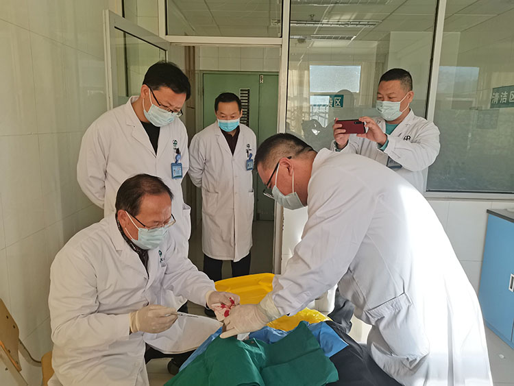 风险久久久久久亚洲精品影院