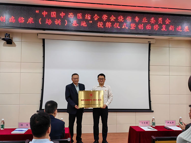 风险久久久久久亚洲精品影院