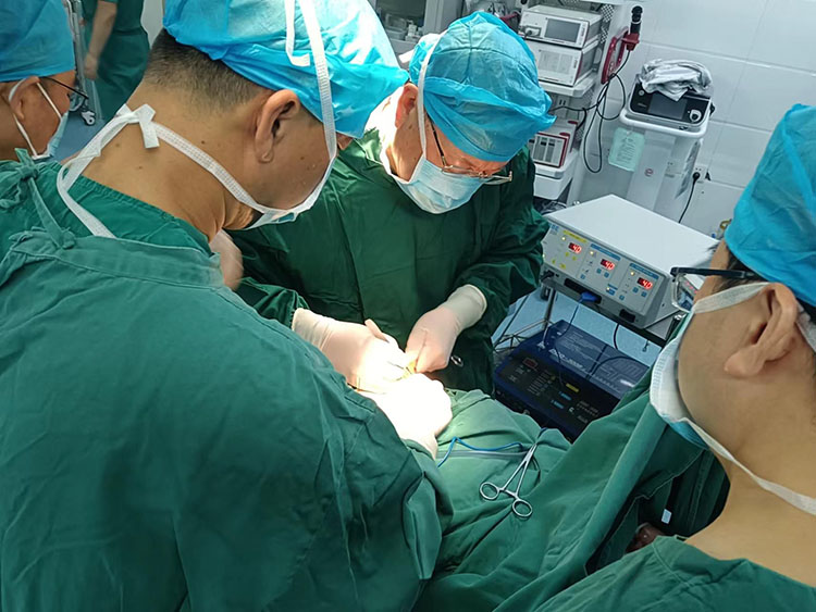 风险久久久久久亚洲精品影院