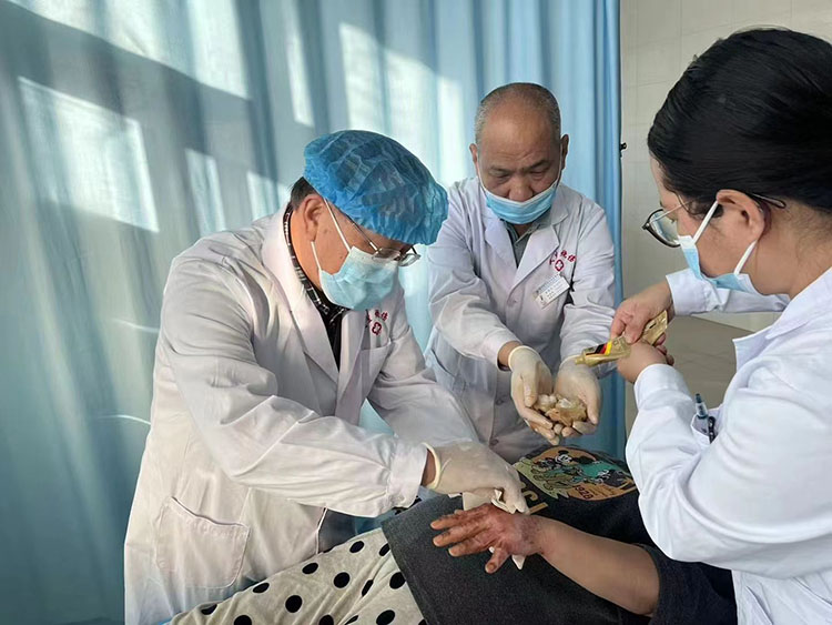 风险久久久久久亚洲精品影院