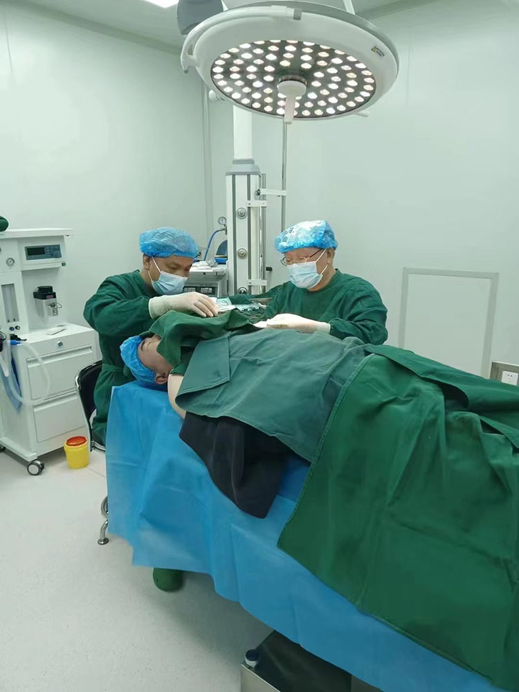 风险久久久久久亚洲精品影院