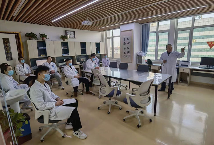 风险久久久久久亚洲精品影院