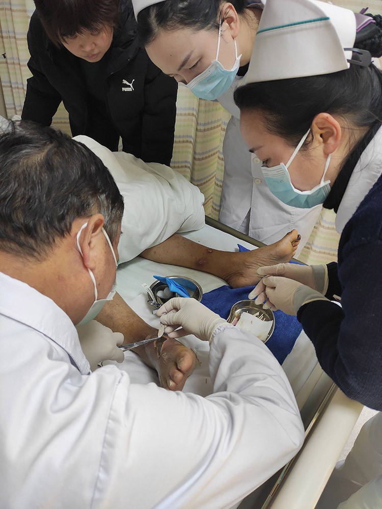 风险久久久久久亚洲精品影院